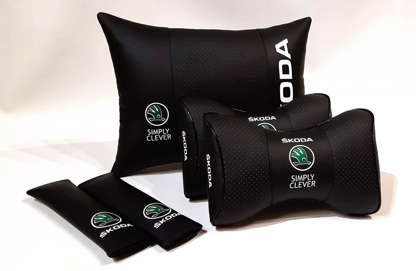 Ein Satz Innenzubehör-Skoda-Autokissen