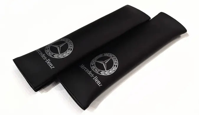 Ein Satz Innenzubehör für Mercedes-Benz