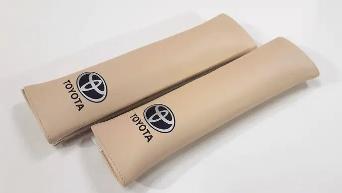 Un conjunto de accesorios interiores para Toyota.